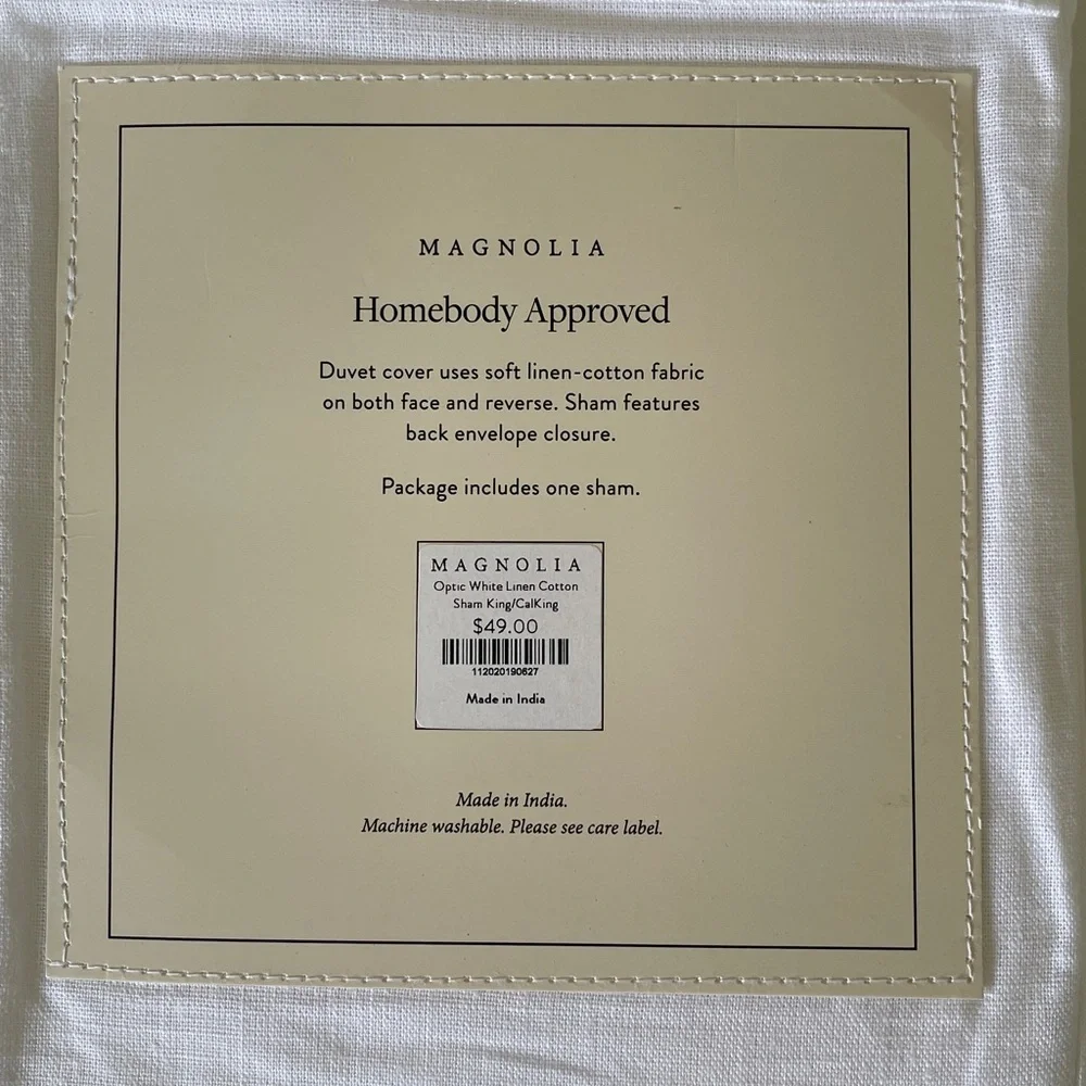 Magnolia beautiful pillow